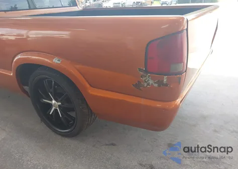 1994 Chevrolet S Truck S10 из США, поврежденный, VIN 1GCCS1942R8222976